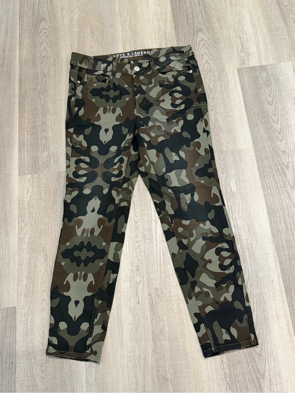 Camo jeggjng - Picture 1 of 5